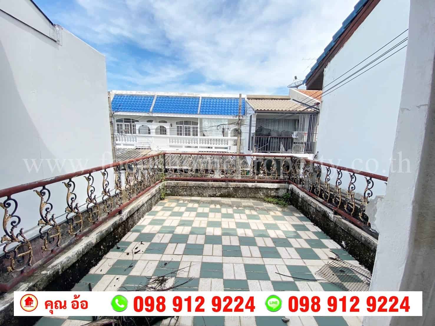 ขาย ทาวน์เฮ้าส์ 2 ชั้น หมู่บ้านแกรนด์วิลเลจ ลาดพร้าว 80/3